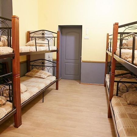 Night & Day Hostel Kiew Exterior foto