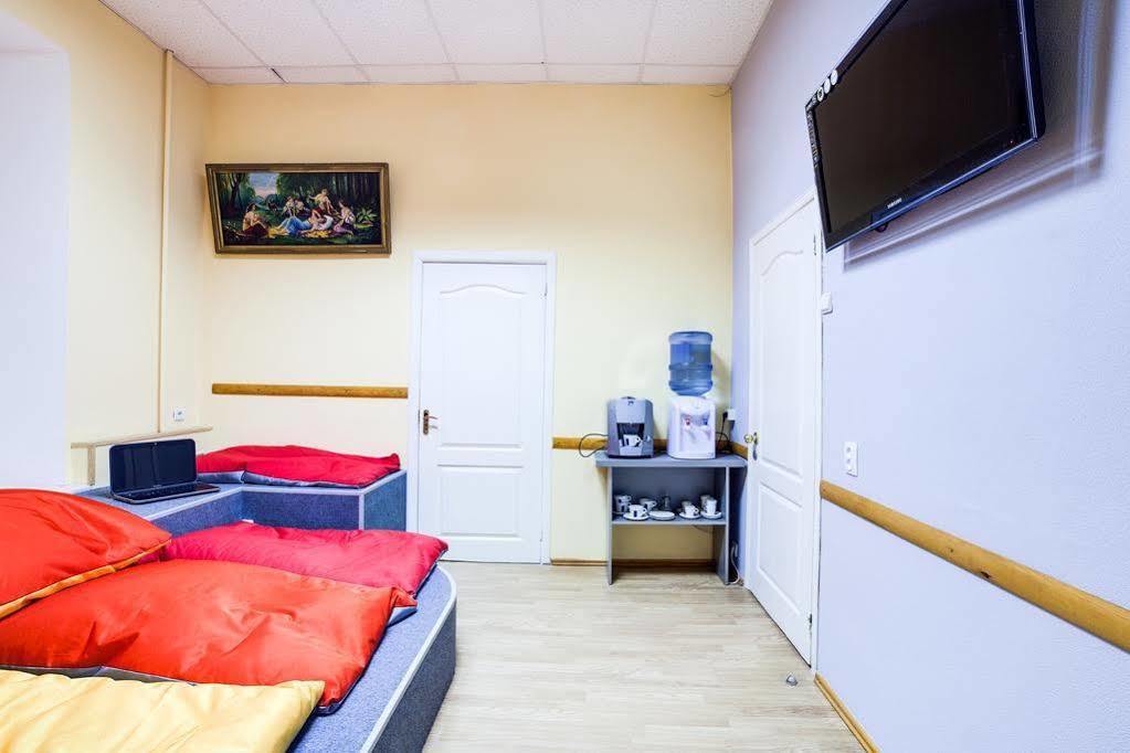 Night & Day Hostel Kiew Exterior foto