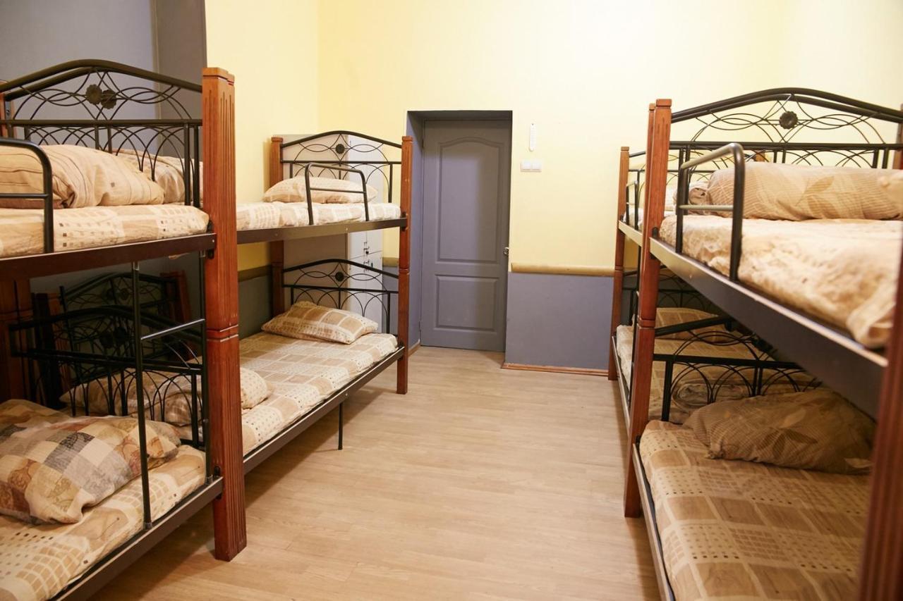 Night & Day Hostel Kiew Exterior foto